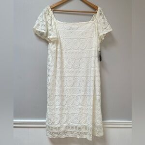 Roz & Ali off the shoulder off-white lace dress with white lining. Size 2X